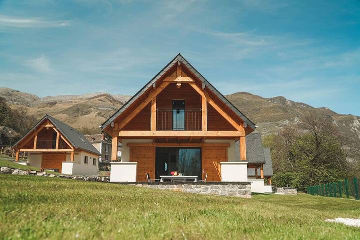 Gîte pour 6 personnes, avec Balcon et Jardin à Ayzac-Ost