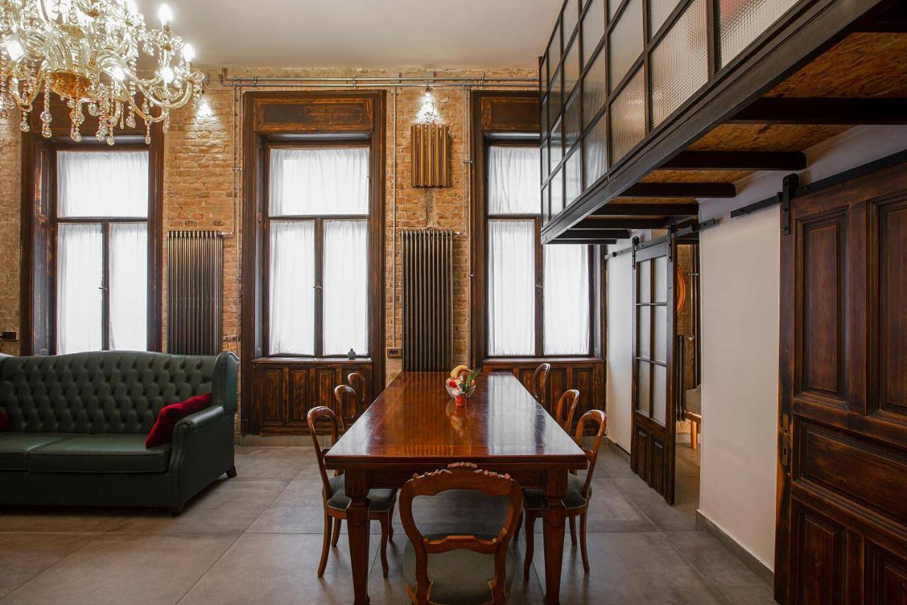 Geheel appartement, The Address Royal Loft in Boedapest, Danube-Ipoly National Park