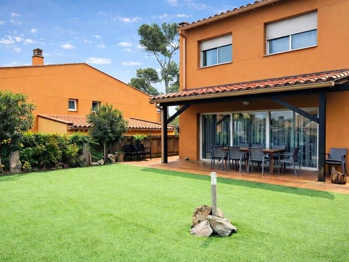 Casa rural para 7 personas, con piscina y jardín en Palamós - 2