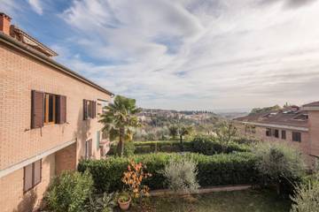 Vacation Rental for 6 Guests in Siena, Siena Province, Picture 1