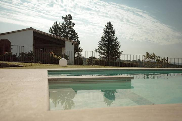 Privatzimmer für 3 Personen, mit Terrasse und Garten sowie Pool und Ausblick in Roccalbegna - 4