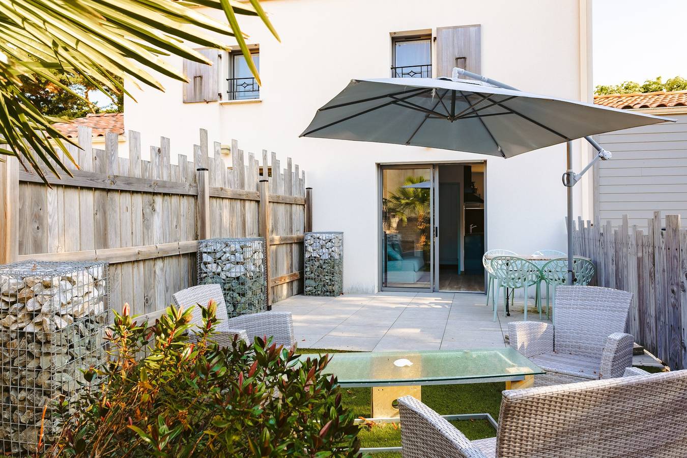 Gîte Albizia with Private Terrace, Shared Garden, and Pool by Kaz'Concept in La Jarrie, La Rochelle region