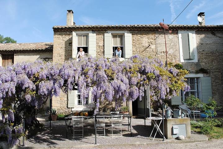 Cottage pour 2 personnes, avec piscine à Sarrians