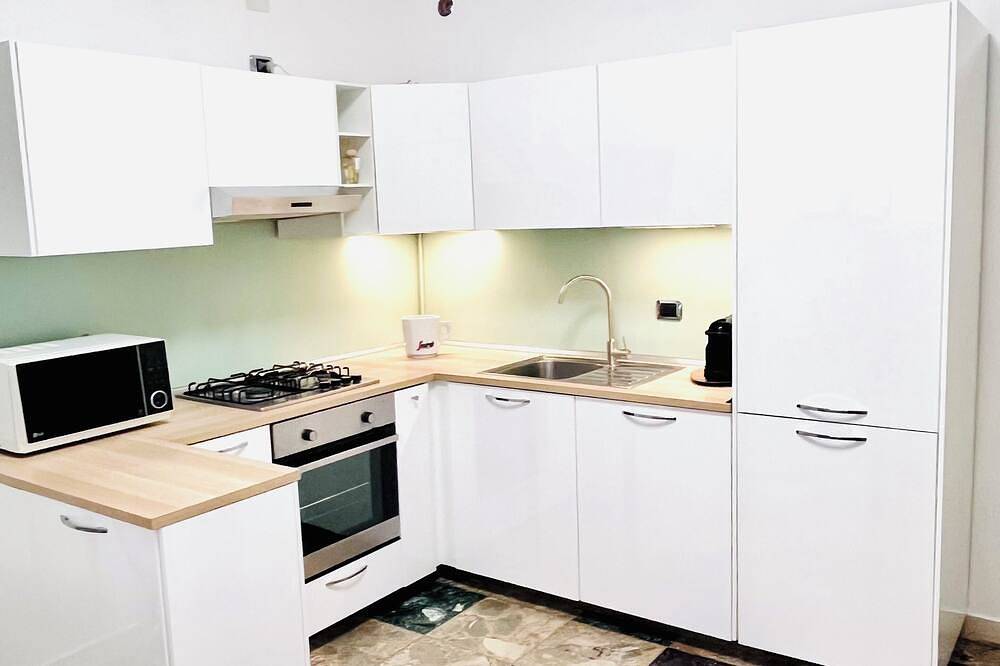 Entire apartment, Roxy's House M1 Rondo Sesto San Giovanni Milan 15 m Duomo Rho Fiera/San Siro in Sesto San Giovanni, Milan Province