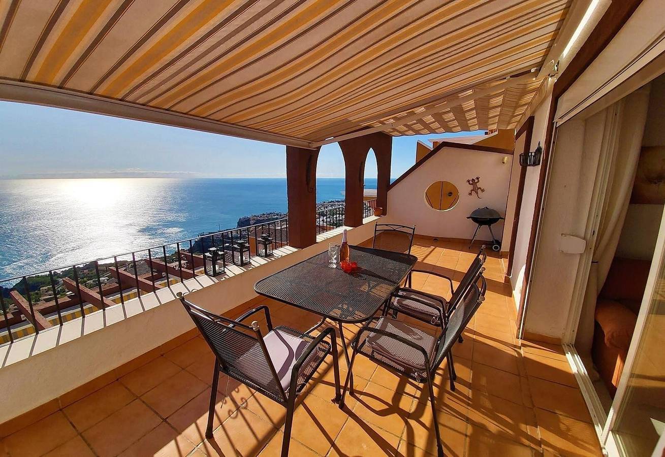Apartamento entero, Admite mascotas Apartamento Casa Panorama con vistas al mar, piscina in Benitachell, Costa Blanca