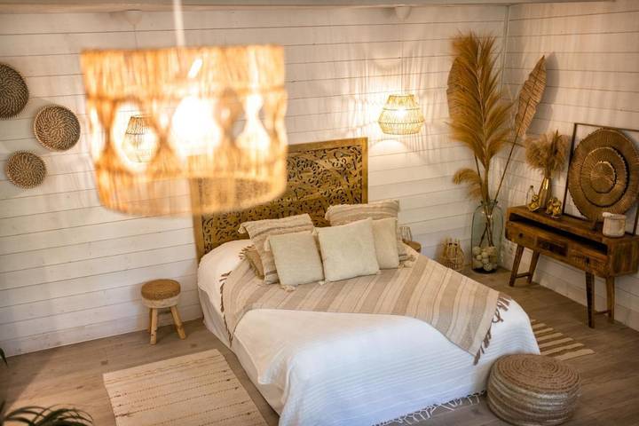 Chambre d’hôte pour 2 personnes, avec Terrasse et Jacuzzi ainsi que Jardin et Piscine