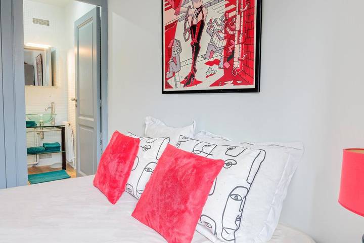 Location de vacances pour 2 personnes, avec sauna ainsi que jardin et piscine à La Celle-Saint-Cloud