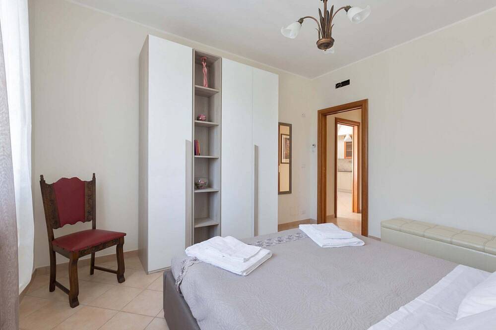 Delightful Noci Villa | 2 Bedrooms | Villa Irma | Beautiful Pool Area | Short. in Noci, Region de Bari