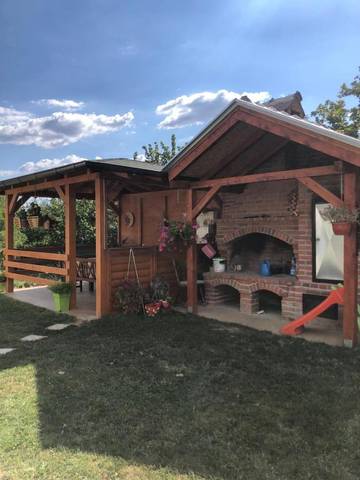 Gîte pour 2 personnes, avec jardin et vue, animaux acceptés à Despotovac