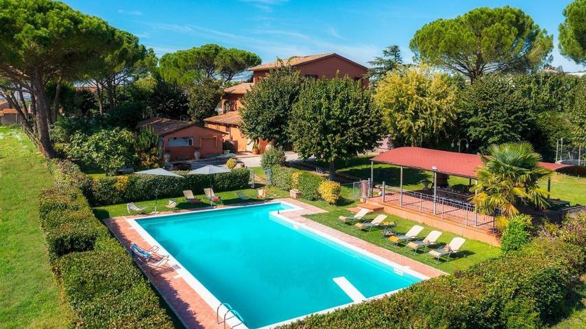 Chalet para 16 personas, con jardín y piscina, Se admiten mascotas - 1