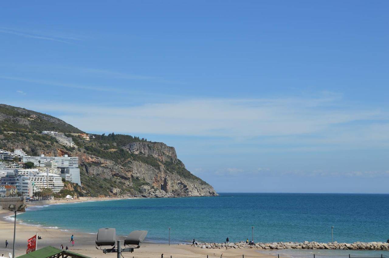 Amazing Beach & Pool Apartment with Garden in Praia do Ouro, Sesimbra (Castelo)