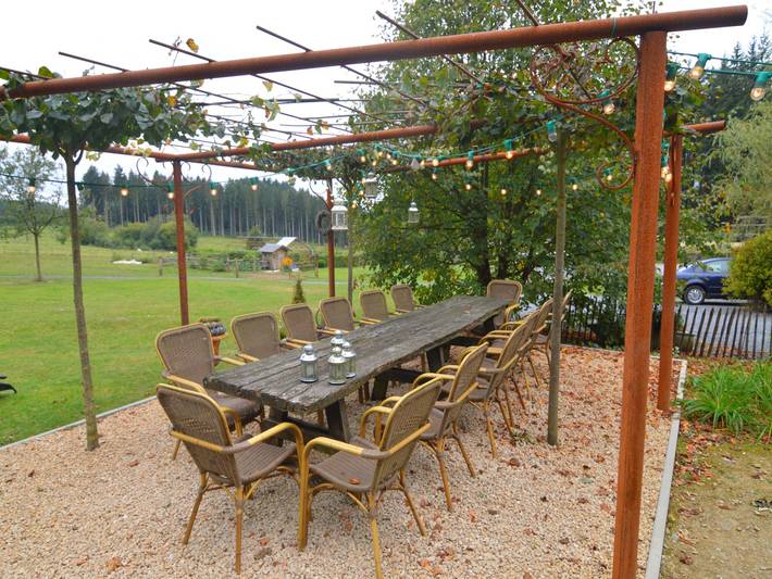 Haus in Bièvre mit Garten für 14 Von Belvilla in Bellefontaine (Bièvre), Bièvre