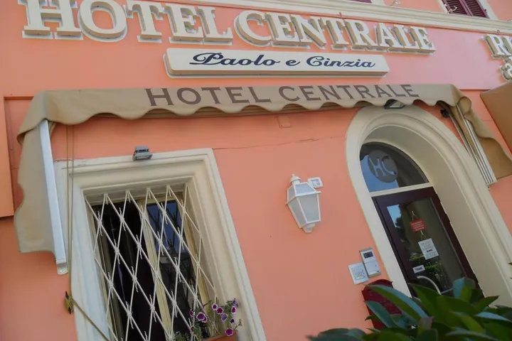 Hotel para 2 personas, con terraza y vistas - 1