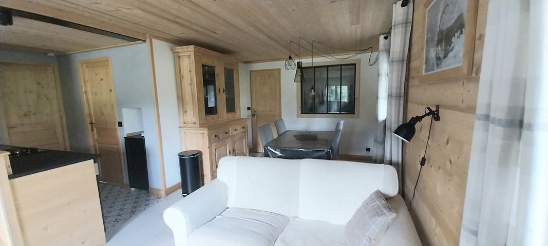 Location de vacances pour 4 personnes, avec jardin à Faverges