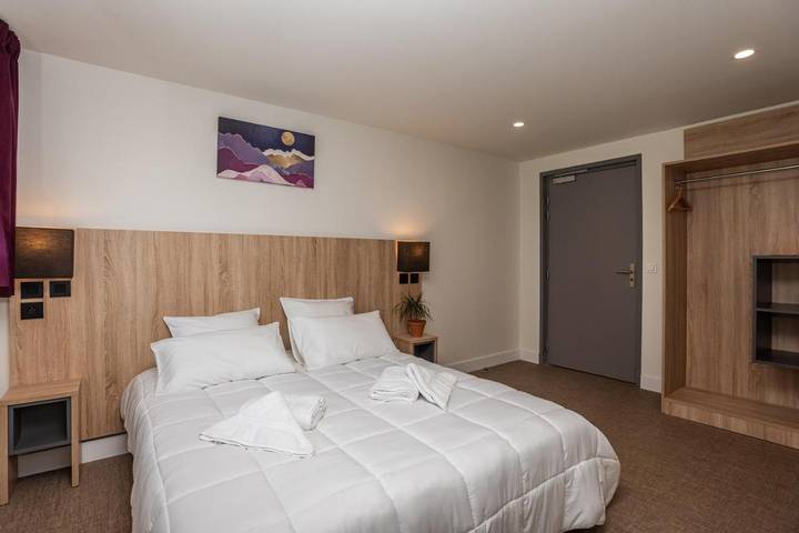 Hôtel pour 2 personnes, avec jardin et sauna ainsi que piscine et jacuzzi à Vassieux-en-Vercors - 2