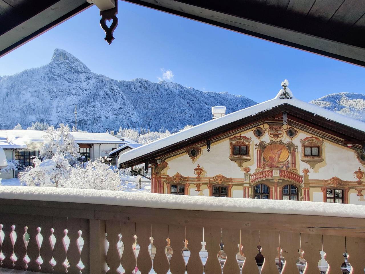 Ganze Ferienwohnung, Neu! Moderner bayrischer Flair vor Pilatushaus in Oberammergau, Bayerische Alpen
