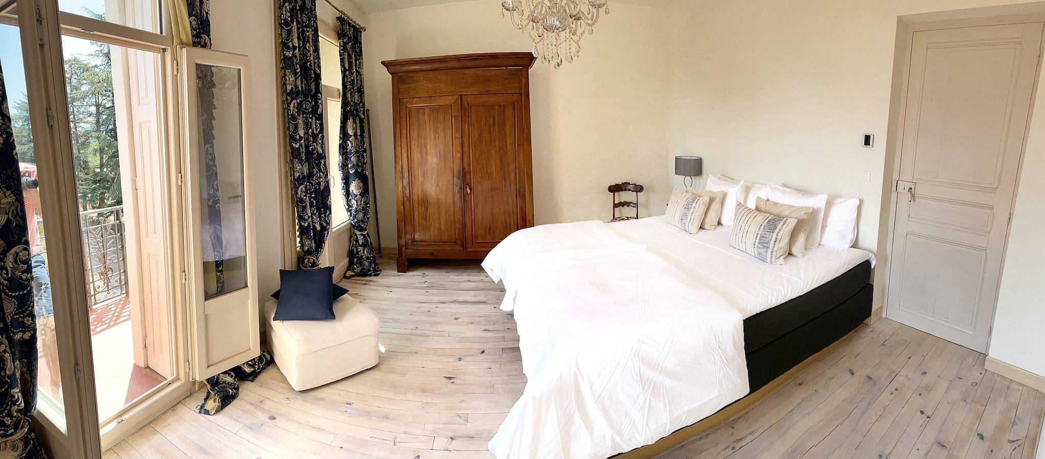 5 Bed Villa - Sleeps 10 - Pets - Pool - Parking in Saint-Jean-Pla-de-Corts, Región Céret