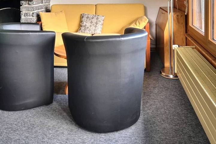 Appartement entier, Appartement de confort simple pour 4 à 6 personnes, salon avec 1 divan-lit, coin cuisine avec lave-v in Grimentz, Anniviers