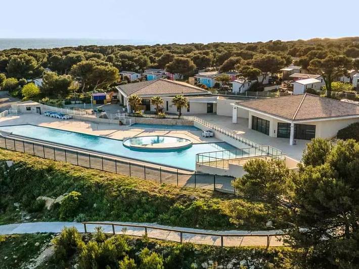Mobil home pour 4 personnes, avec Jacuzzi ainsi que Terrasse et Bassin pour enfant à Martigues