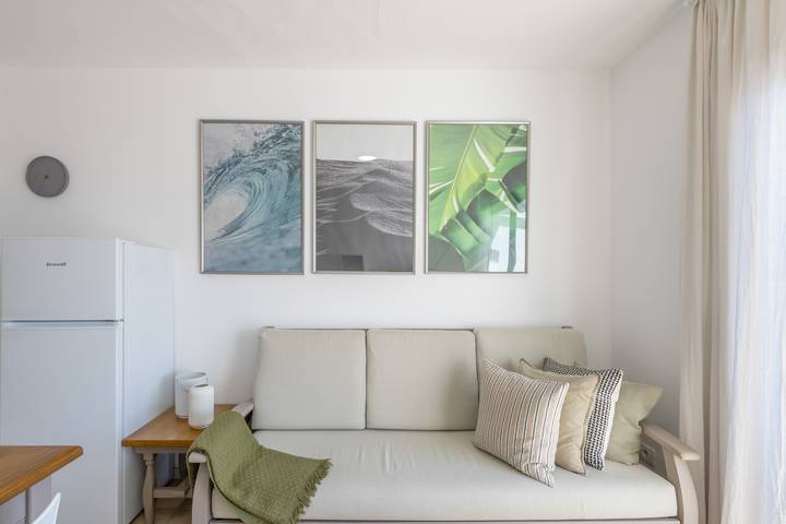 Apartamento entero, Apartamento 'Isla Bonita- A - 29' con vistas al mar, piscina compartida y Wi-Fi in Los Cancajos, Breña Baja