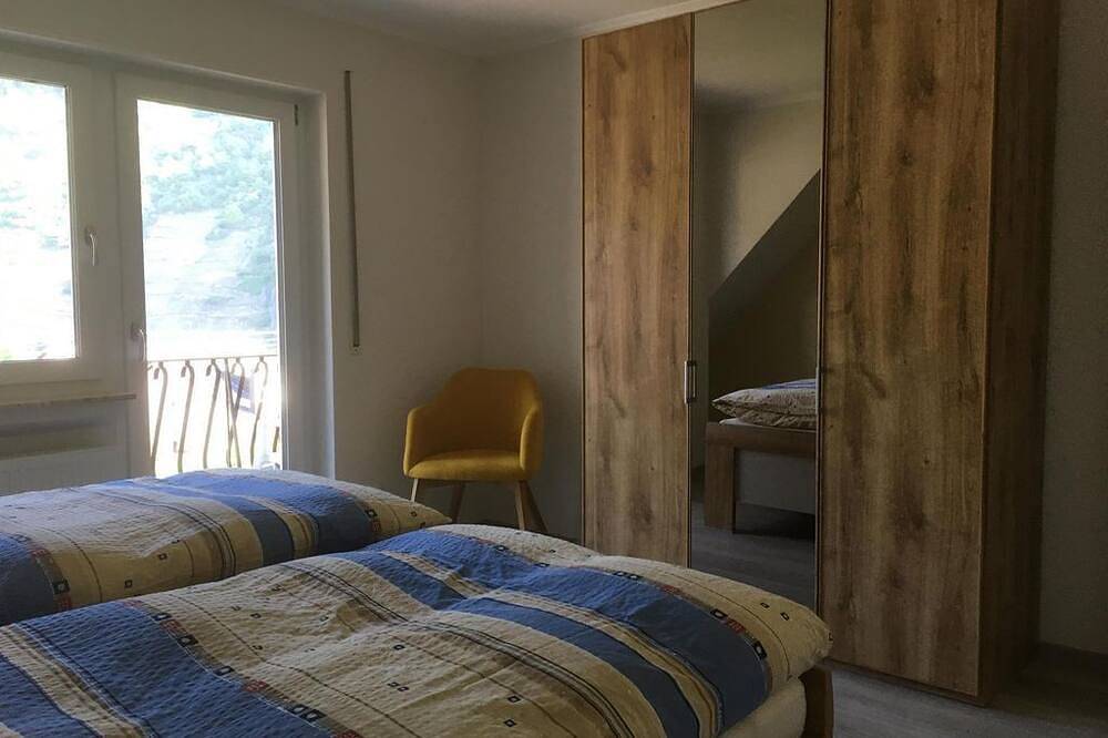 Ganze Wohnung, Weinhaus Lenartz-Bleser - Appartement/Fewo, Dusche oder Bad, Wc in Briedern, Cochem-Zell