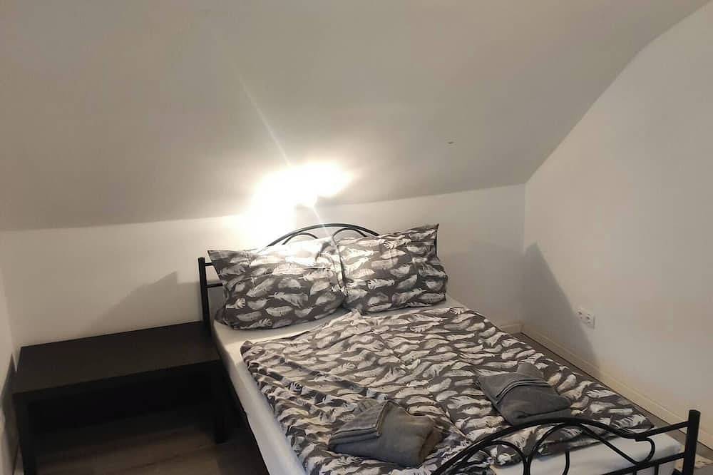 Schnuckeliges Ferienhaus in Seenähe in Weyregg am Attersee, Bezirk Vöcklabruck