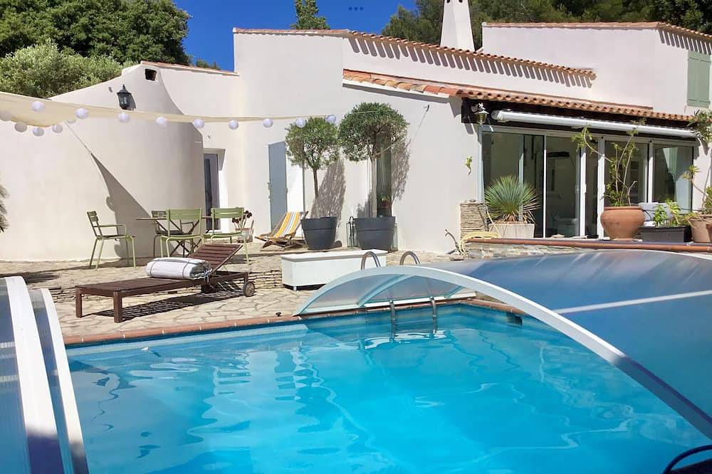 Dead end villa with swimming pool near the sea in Sausset-les-Pins, Côte méditerranéenne (France)