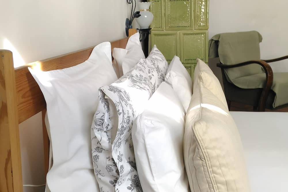 Entire apartment, Next Danube river , personal welcome , private guided tours and homerestaurant in Budapest, Central Hungary