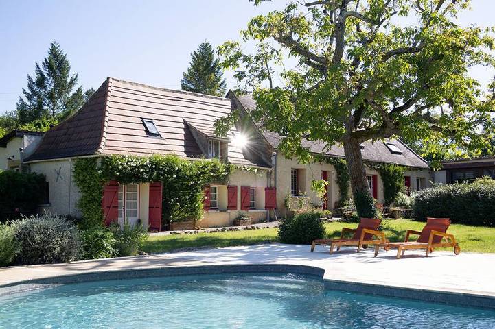 Location de vacances pour 2 personnes, avec Terrasse ainsi que Jardin et Piscine à Baneuil