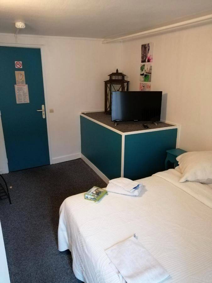 Hôtel pour 2 personnes, avec terrasse et vue à Fontenay-Trésigny - 3