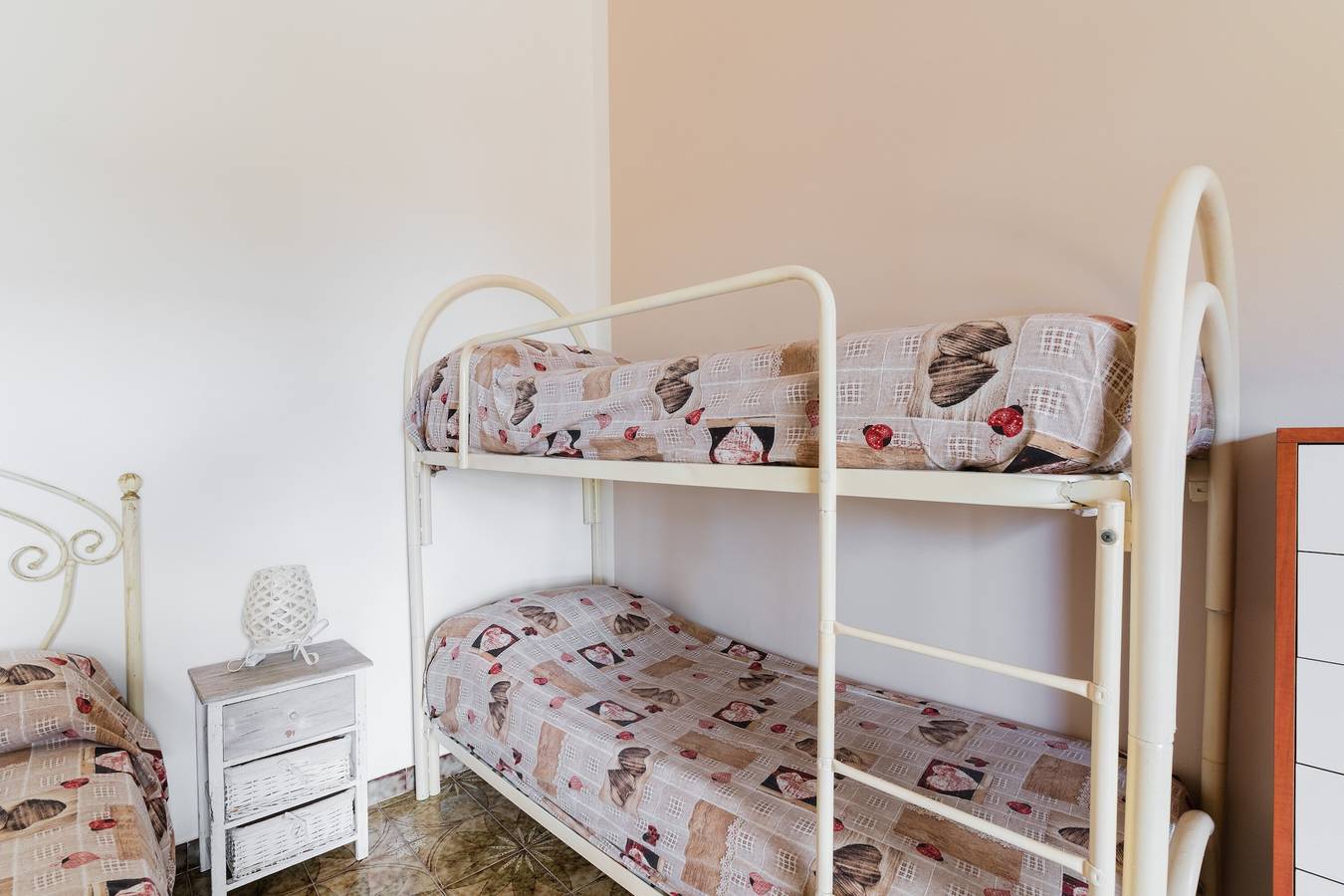 Vakantiehuis 'Isidoro Mono' met gedeelde tuin en airconditioning in Sant'Isidoro, Golf van Tarente