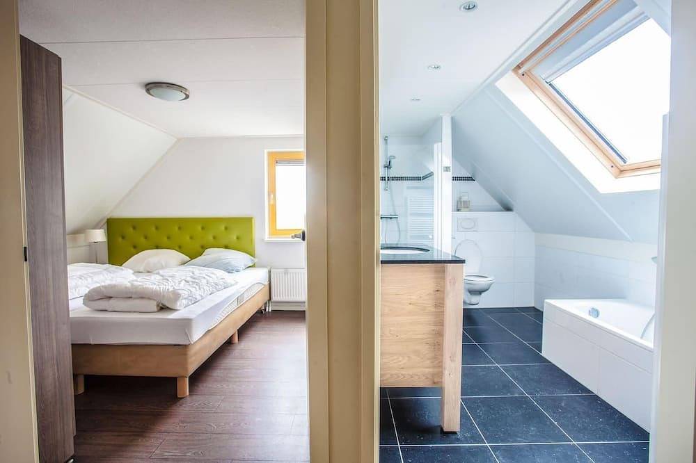 Bungalow voorzien van sauna en 3 slaapkamers in Medemblik, IJsselmeer