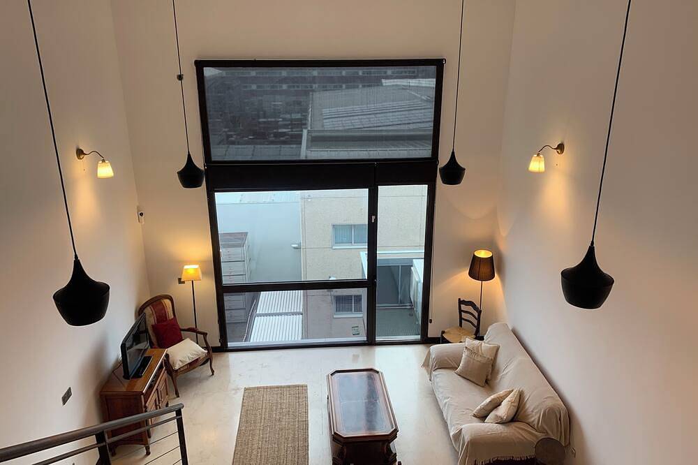 Entire apartment, Duplex in Madrid ideal for a trip with friends or as a couple in Madrid, Madrid Province