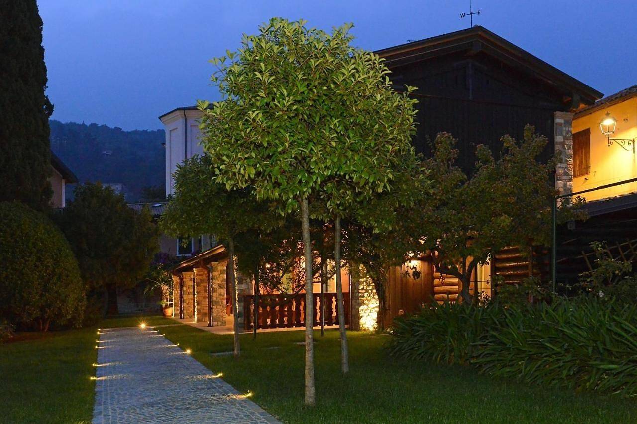 Appartamento intero, Appartamento sul lago "Al Segnavento Roccafredda" con piscina, Wi-Fi e giardino in Maderno, Toscolano-Maderno