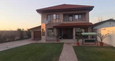 Gîte pour 2 personnes, avec vue ainsi que terrasse et jardin dans Mangalia