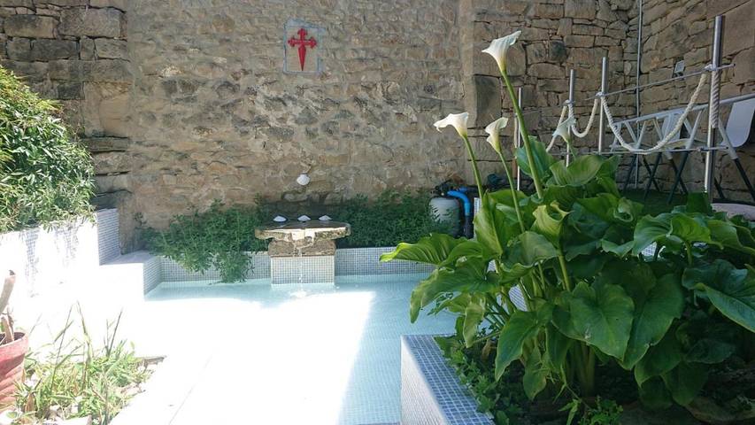 Auberge pour 26 personnes, avec Terrasse et Jardin dans Sansol