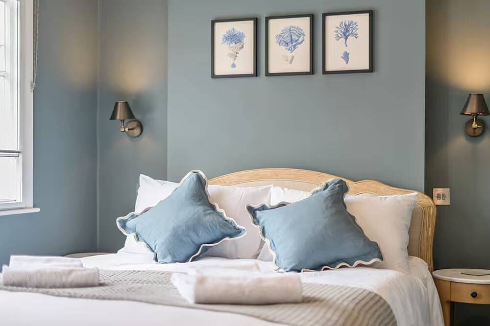 Elegant Central Guildford Home with Castle Views - Pass the Keys in Guildford, Surrey