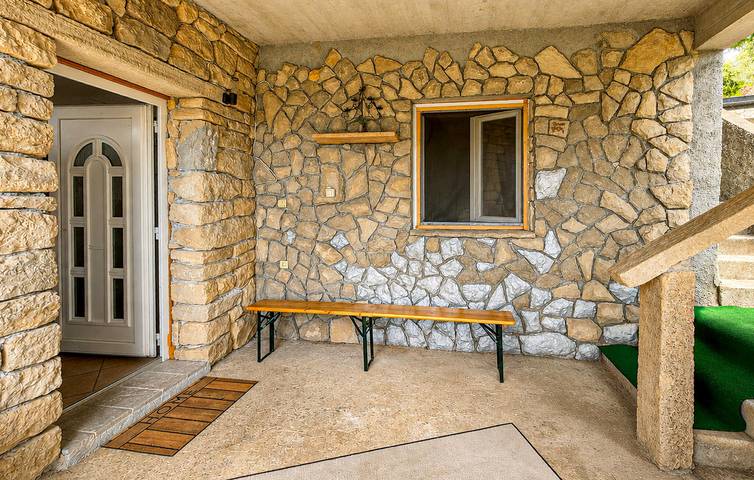 Ganze Ferienwohnung, Gemütliche 70 m² große Wohnung mit Terrasse, Parkplatz und voll ausgestatteter Küche in Skradin, Šibenik-Knin