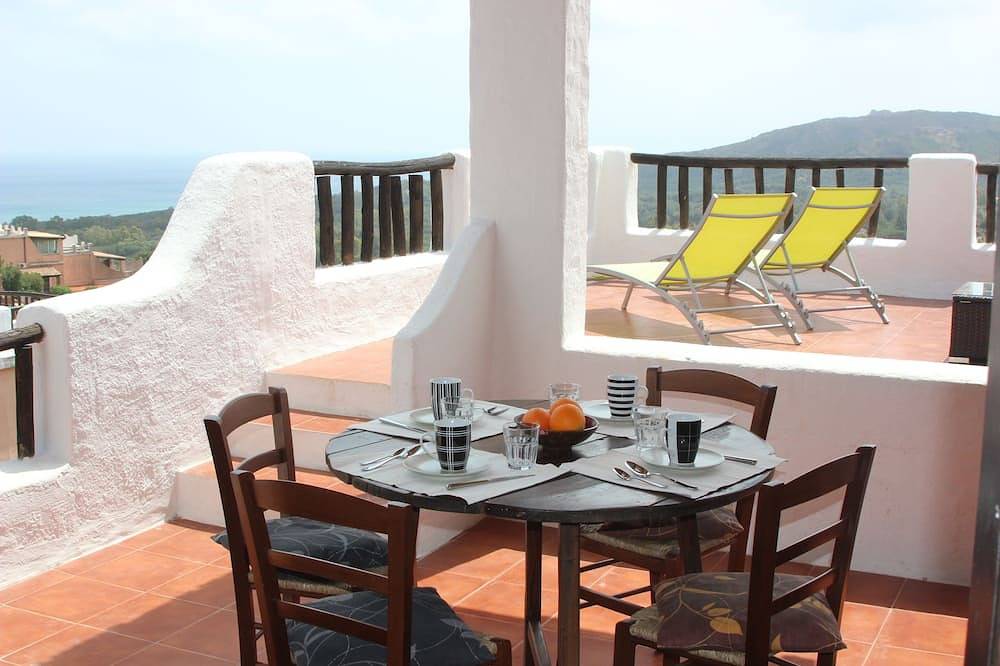 Recently renovated cottage with breathtaking sea views in Santa Margherita di Pula, Pula region