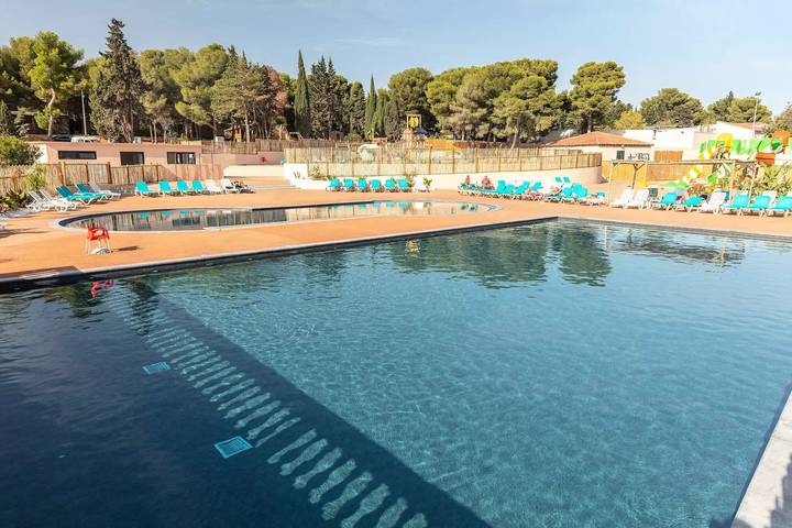 Mobil home pour 6 personnes, avec piscine et terrasse - 1