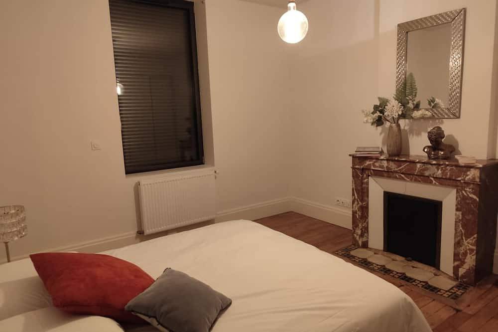 Entire apartment, Le Montparnasse Chic apartment with garden in Romans-sur-Isère, Valence region
