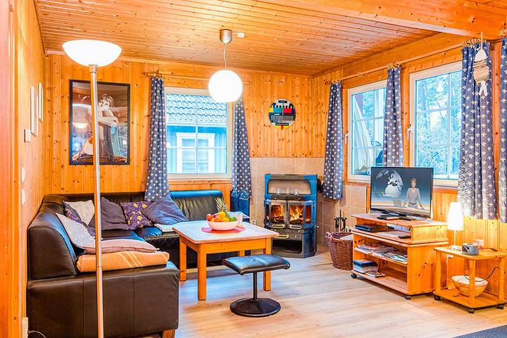 Ferienhaus für 6 Personen, mit Terrasse und Sauna sowie Garten in Userin - 2