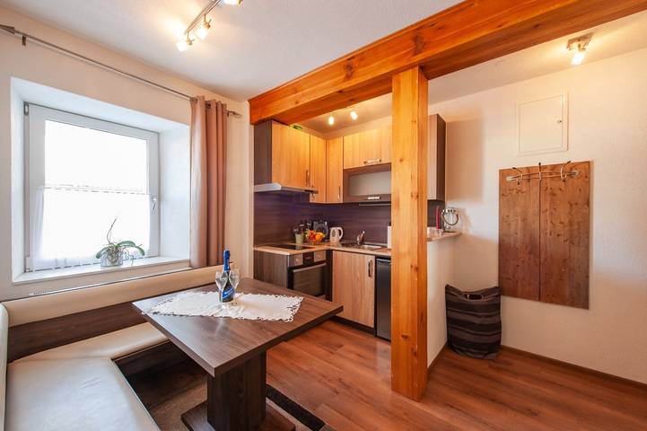 Ferienwohnung für 2 Personen, mit Garten und Ausblick sowie Terrasse, mit Haustier in Bichlbach