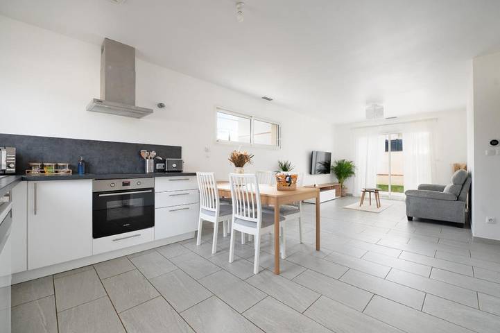 Location de vacances pour 6 personnes, avec Terrasse ainsi que Jardin et Vue à Bruguières