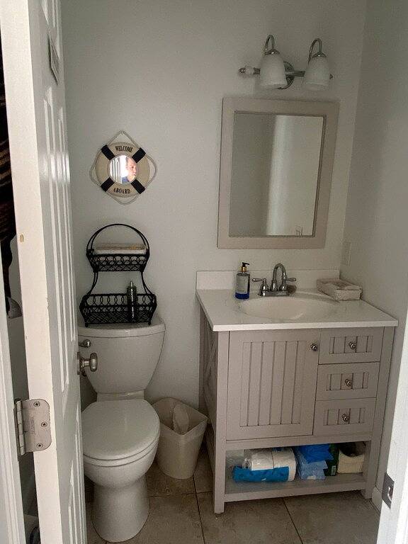 4 Bedroom, 3 Bath with Heated Pool + Hot Tub short walk to beach in Bay Head, Ocean County