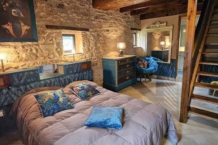 Gîte pour 8 personnes, avec jardin et jacuzzi à Biron - 2