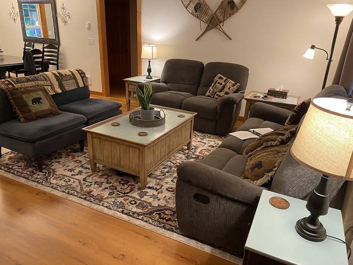 Vacation rental for 6 people, with hot tub and yard, with pets in Mount Rainier National Park