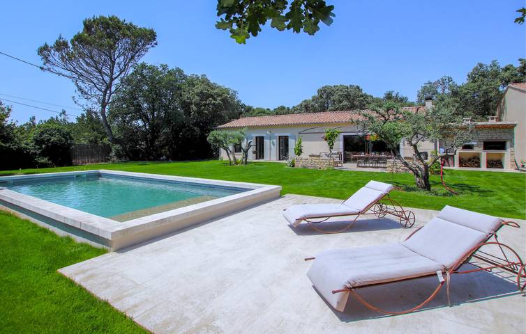 Maison de vacances pour 6 personnes, avec piscine ainsi que terrasse et jardin