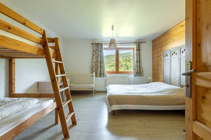 Ganze Wohnung, Ferienwohnung für 6 Personen mit Terrasse in Ventron, Regionaler Naturpark Belchen der Vogesen