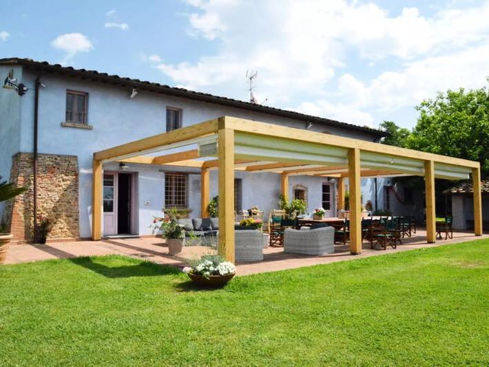 Location de vacances pour 22 personnes, avec jardin à Montecarlo (Toscane)
